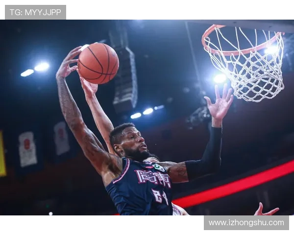 广州龙狮签约前美职篮球员伯顿